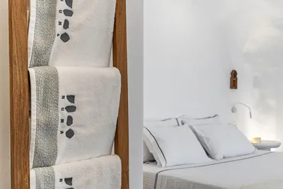 Numa Santorini
