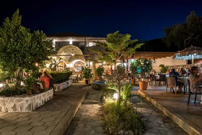 Aphrodite Studios & Apartments