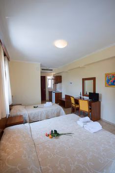 Summertime Inn