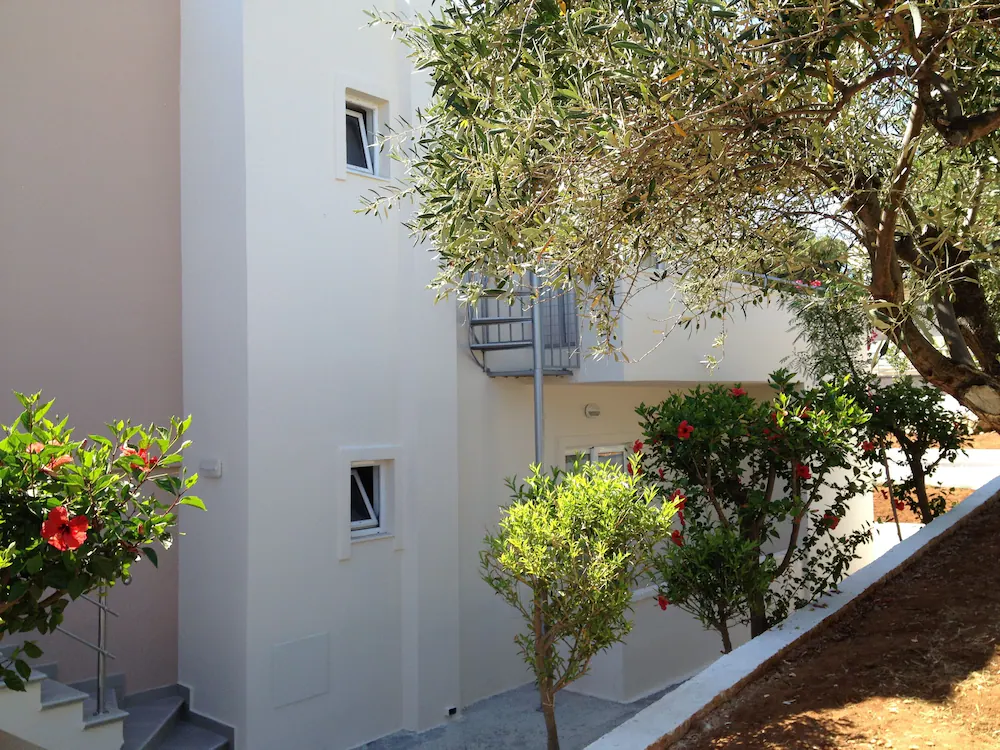 Amaryllis Beach Front Hotel