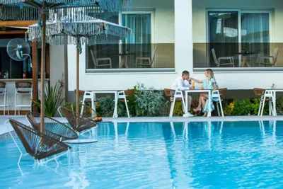 Mirablue Luxury Residences