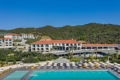 AKRATHOS BEACH HOTEL