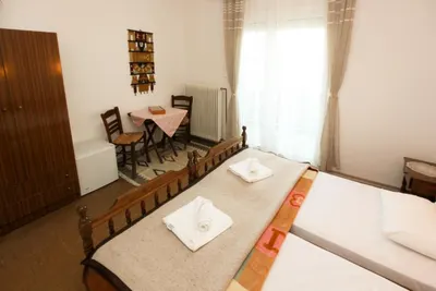 Theo Hotel