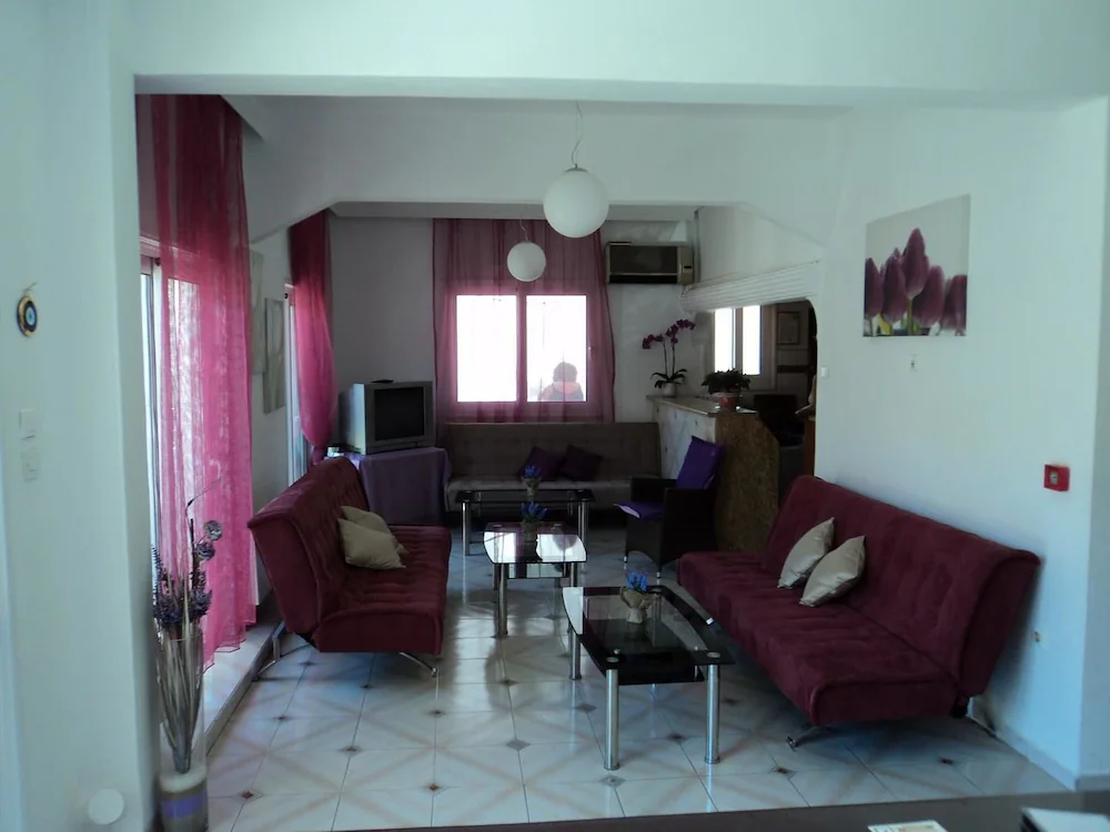 ZEFYROS HOTEL