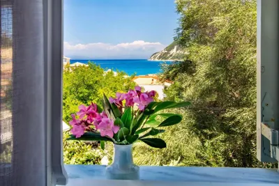HOTEL NEFELI