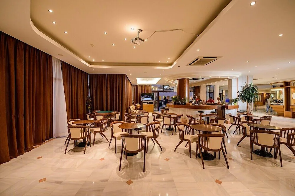Vantaris Palace Hotel