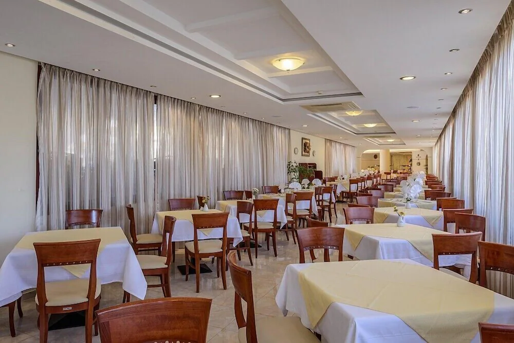 Vantaris Palace Hotel