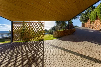 Oak Tree Estate