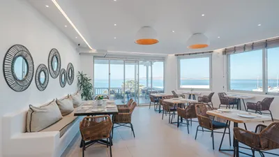 Manoulas Beach Hotel