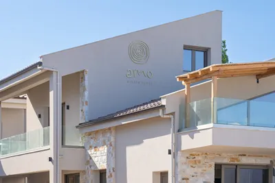 Amo Golden Suites