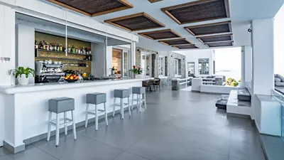 Manoulas Beach Hotel