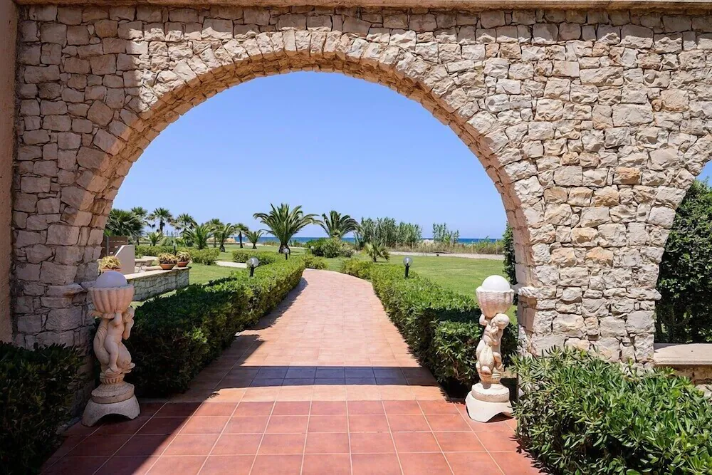 Vantaris Palace Hotel