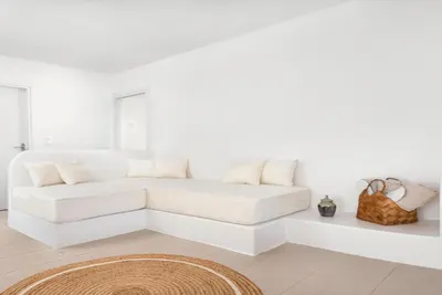 Voca Hotel & Suites