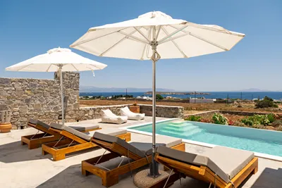 Cycladic Breeze Villas