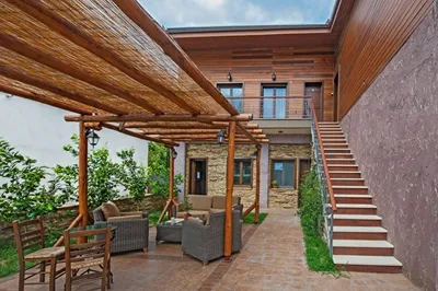 Polys Hotel