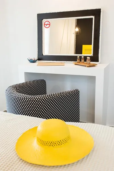 Evi Rooms