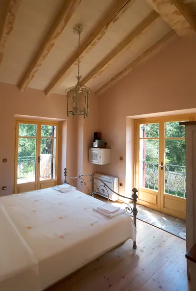 Thalia Cottage & Estate