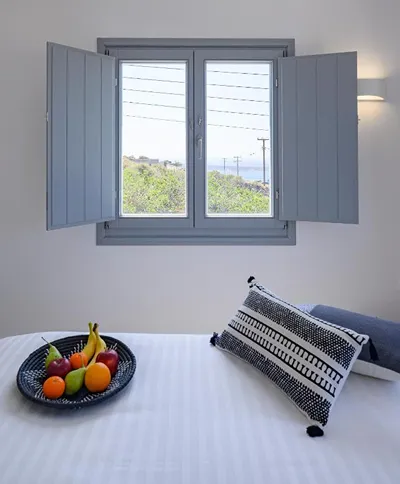 Thoe Oia Suites