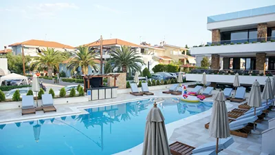 Agnes Deluxe Hotel