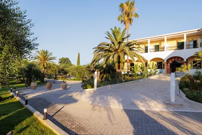 Paradise Hotel