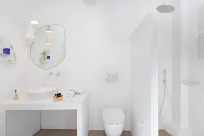 Voca Hotel & Suites