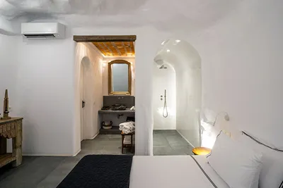 Numa Santorini