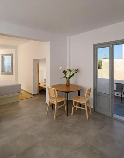 Thoe Oia Suites