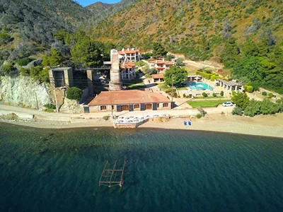 Kaminos Hotel by Nin & Bau