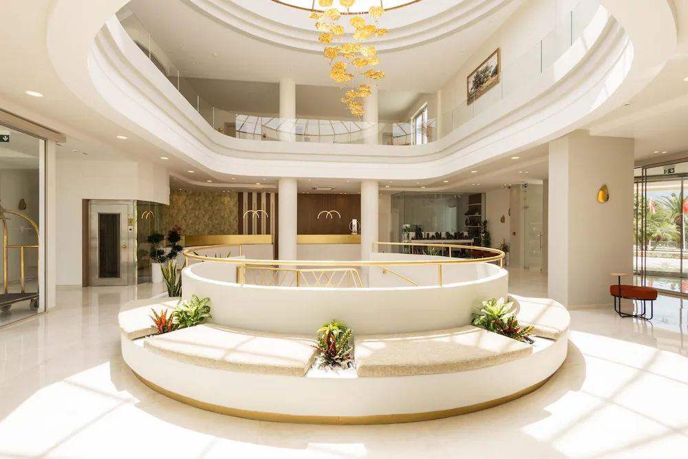 Vantaris Palace Hotel