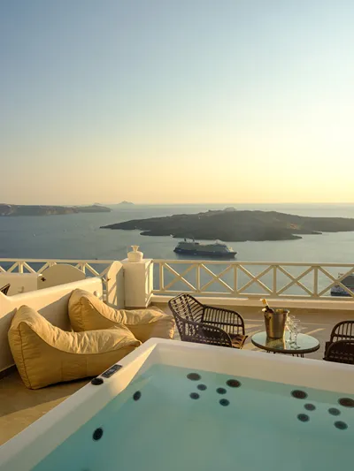 Elia Caldera Suites