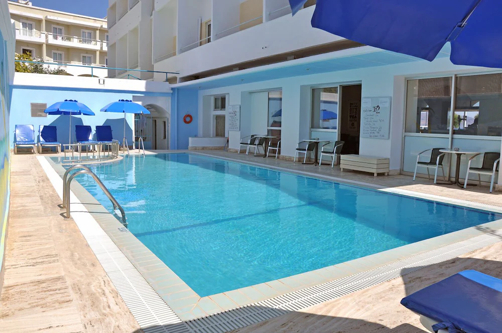 Zephyros Hotel