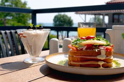 AMMOS KORALI HOTEL