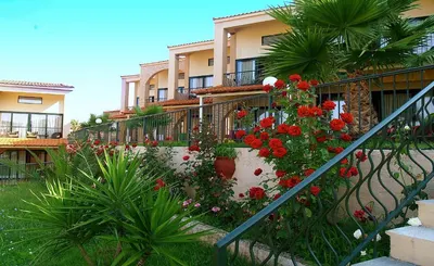 VILLAGE MARE HOTEL