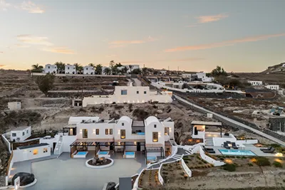 Ble Suites Santorini