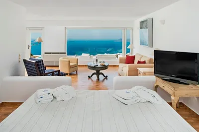 CSky Hotel Santorini