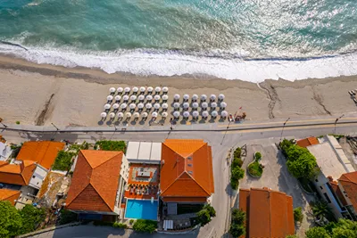 Kelly Beach Hotel