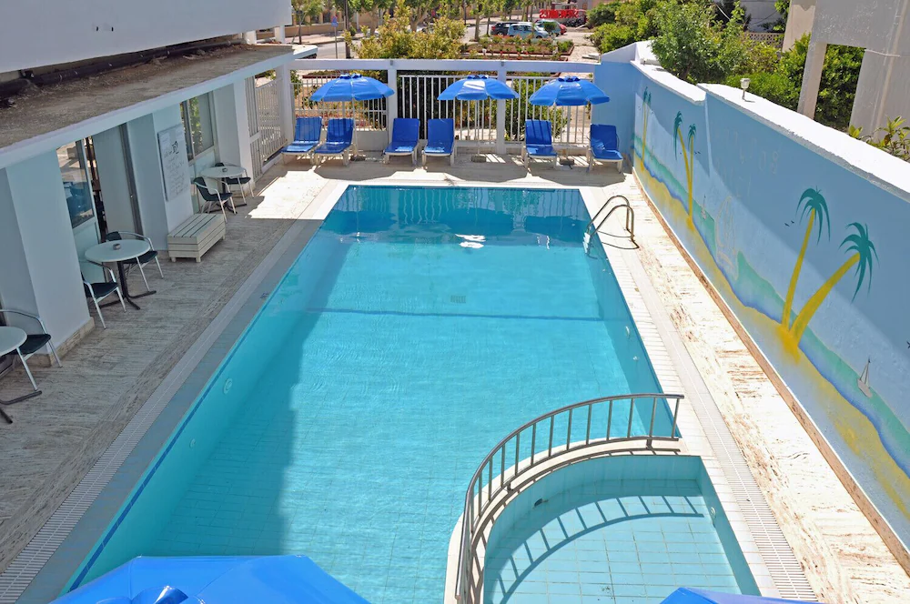 Zephyros Hotel