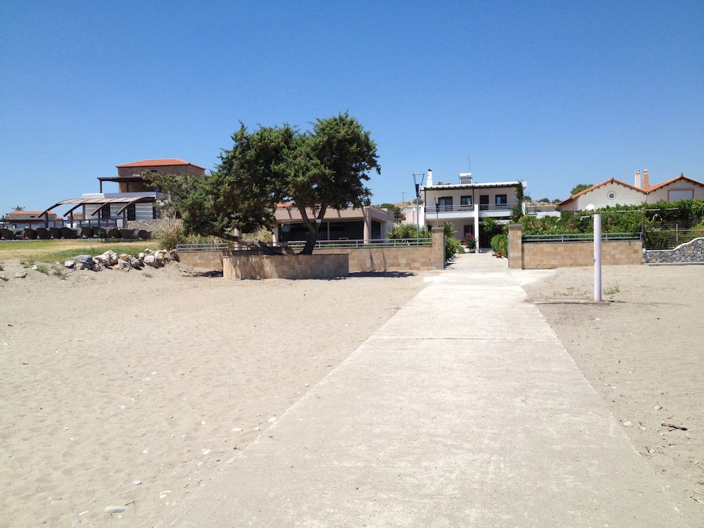 Amaryllis Beach Front Hotel