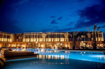 Senseana Sea Side Resort & Spa