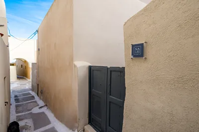 Nalas Suites Santorini