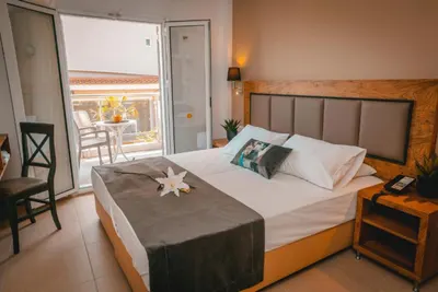 Sarantis Hotel