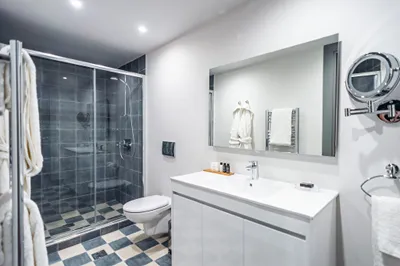 33 Solonos Suites