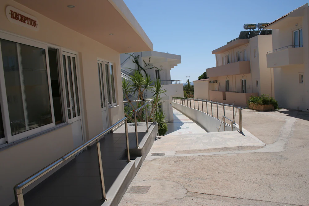 Amaryllis Beach Front Hotel