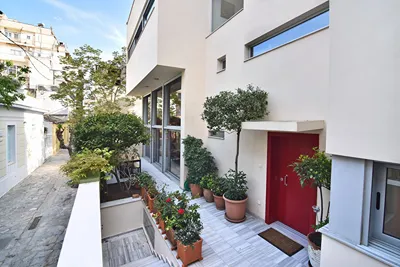 Amaryllis Villa
