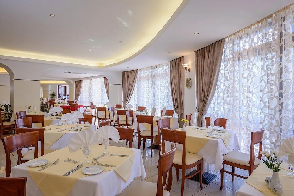 Vantaris Palace Hotel