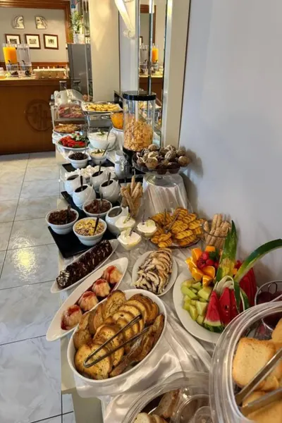 Ioni Hotel
