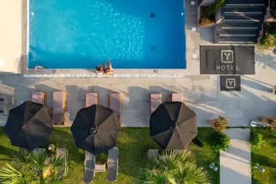 Yakinthos Hotel