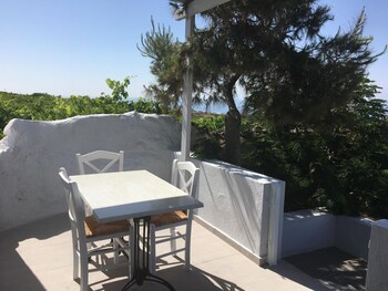Unique Galini Oia - Adults Only