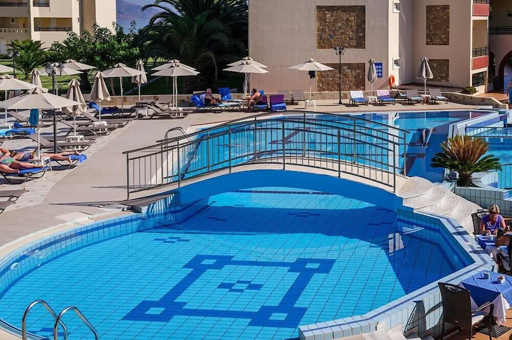 Vantaris Palace Hotel