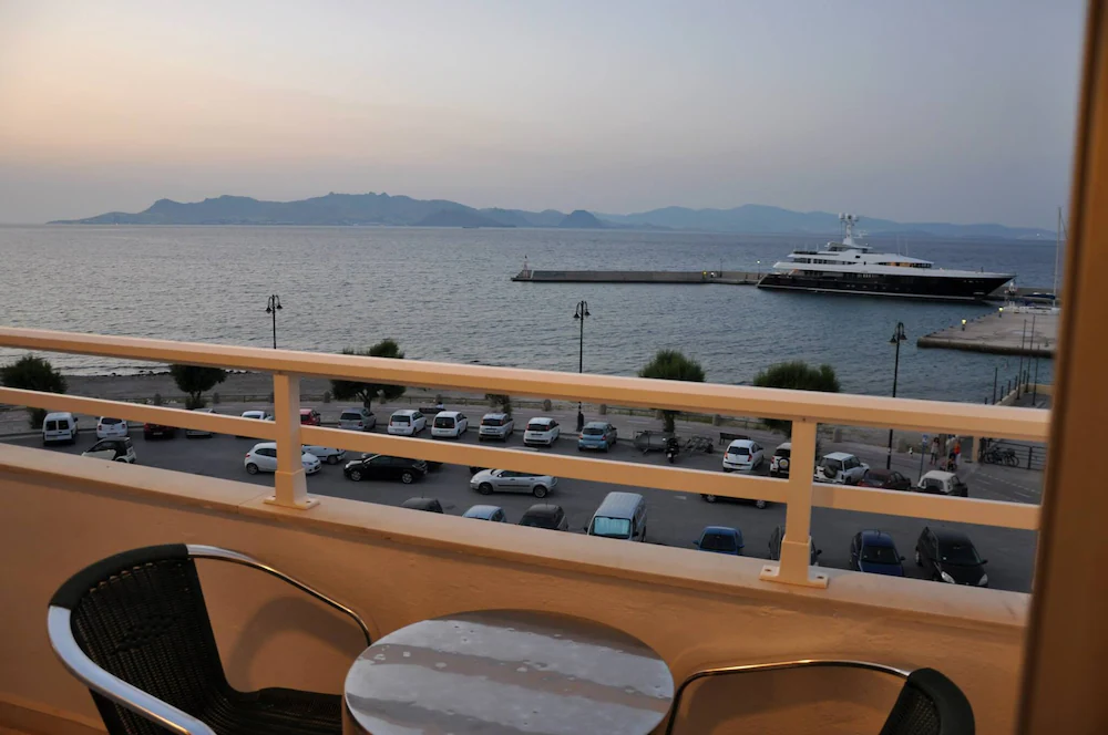Zephyros Hotel